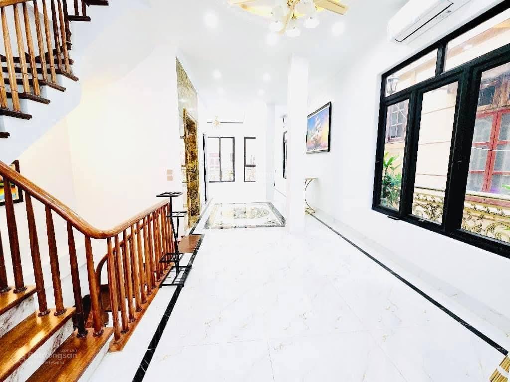 Bán nhà mặt phố lạc long quân sổ đỏ chính chủ giá đầu tư , DT 166m2 , MT 6,1M , 92 tỷ Bán nhà mặt phố lạc long quân sổ đỏ chính chủ giá đầu tư , DT 166m2 , MT 6,1M , 92 tỷ