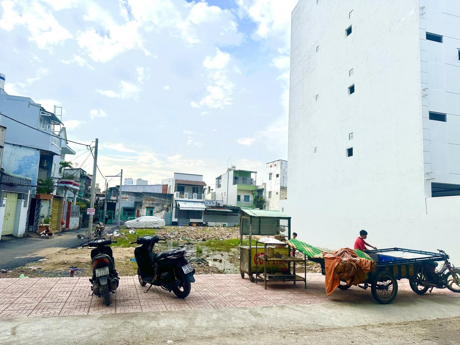 Mặt tiền kinh doanh Phước Long B. SHR. Cạnh Khang Điền. Giá: 5 tỷ 450 Mặt tiền kinh doanh Phước Long B. SHR. Cạnh Khang Điền. Giá: 5 tỷ 450