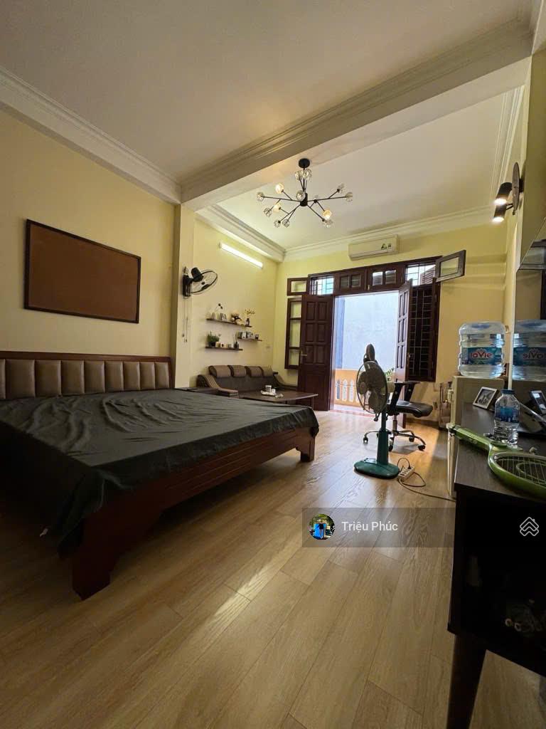 Chính chủ cần tiền bán gấp nhà Ba Đình 40m2 - 5 tầng - ngõ rộng thoáng - giá chỉ 11,5 tỷ (có TL)