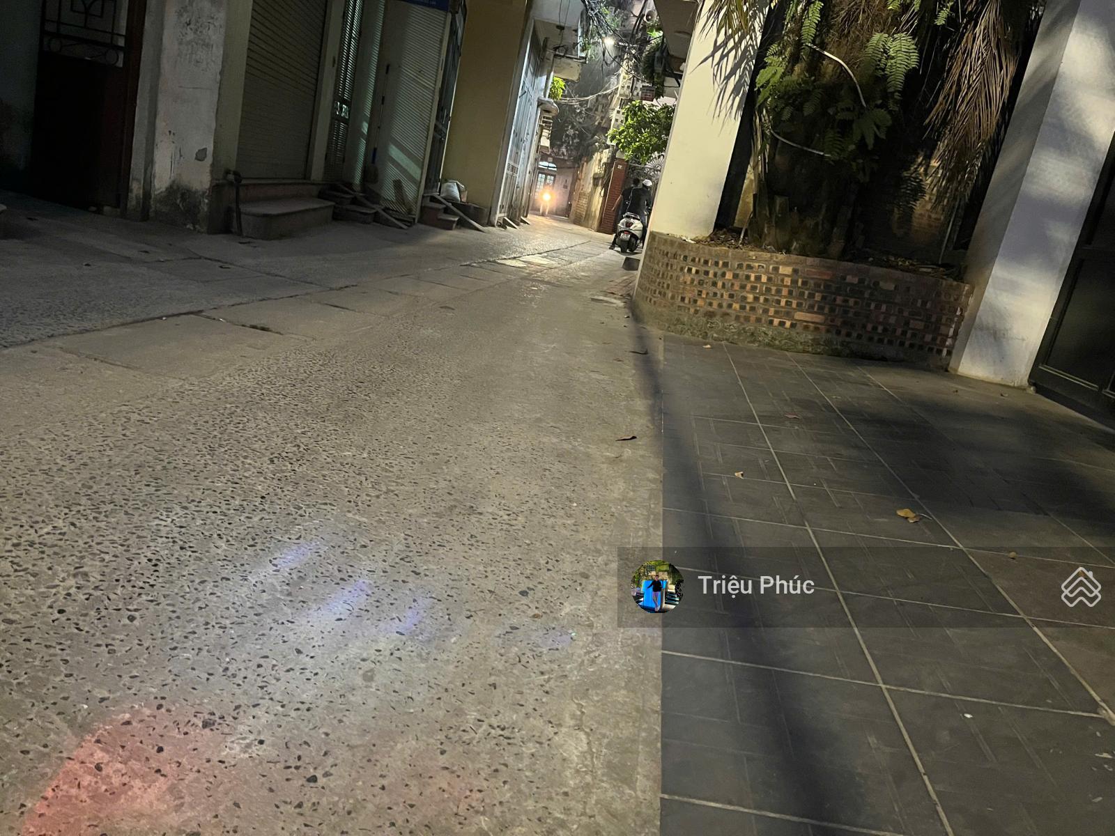 Chính chủ cần tiền bán gấp nhà Ba Đình 40m2 - 5 tầng - ngõ rộng thoáng - giá chỉ 11,5 tỷ (có TL)