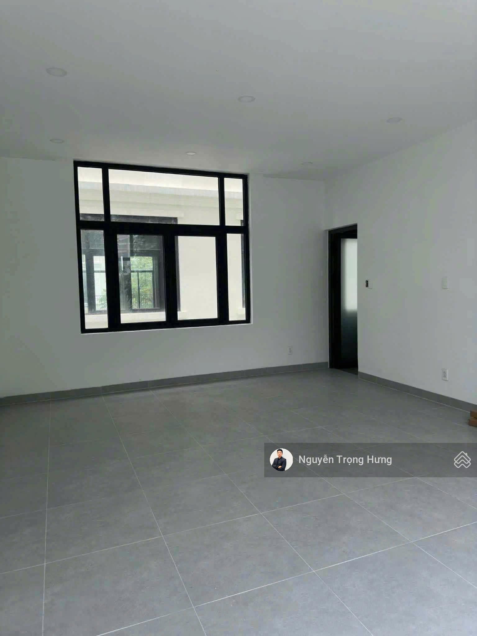 Cho thuê tầng văn phòng rộng sạch đẹp lối đi riêng có thang máy giá chỉ 6tr/th tại Vinhomes Quận 9 Cho thuê tầng văn phòng rộng sạch đẹp lối đi riêng có thang máy giá chỉ 6tr/th tại Vinhomes Quận 9