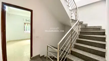 Cho thuê liền kề Làng Việt Kiều, DT 100m 5 tầng, giá 33tr, LH 0989 604 ***