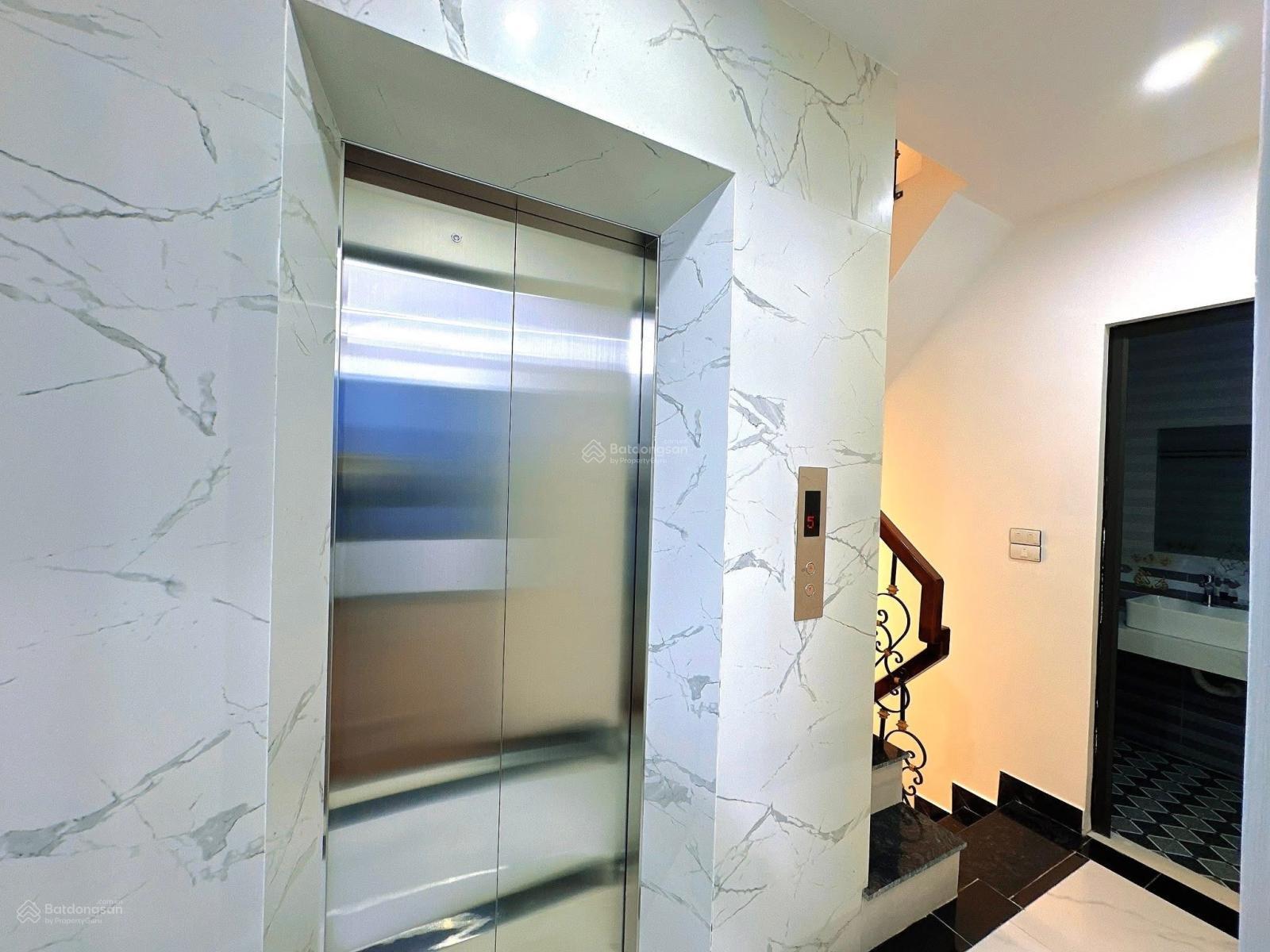 Bán nhà dân xây THANG MÁY, gần Hồ Đội Cấn, Ngọc Hà, Ba Đình , Ô Tô dừng đỗ 10m; DT 40m x5T 8.5tỷ