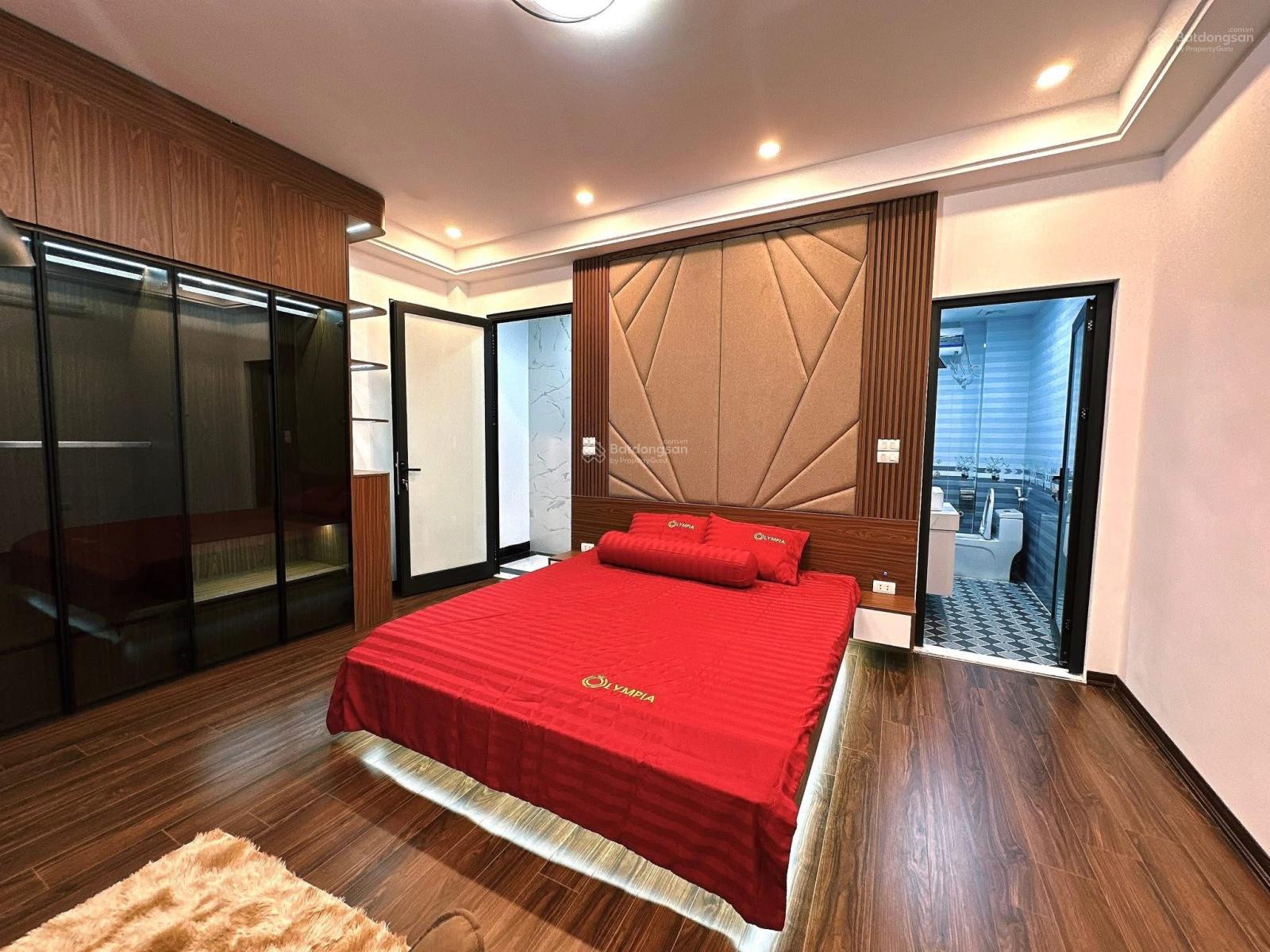 Bán nhà dân xây THANG MÁY, gần Hồ Đội Cấn, Ngọc Hà, Ba Đình , Ô Tô dừng đỗ 10m; DT 40m x5T 8.5tỷ