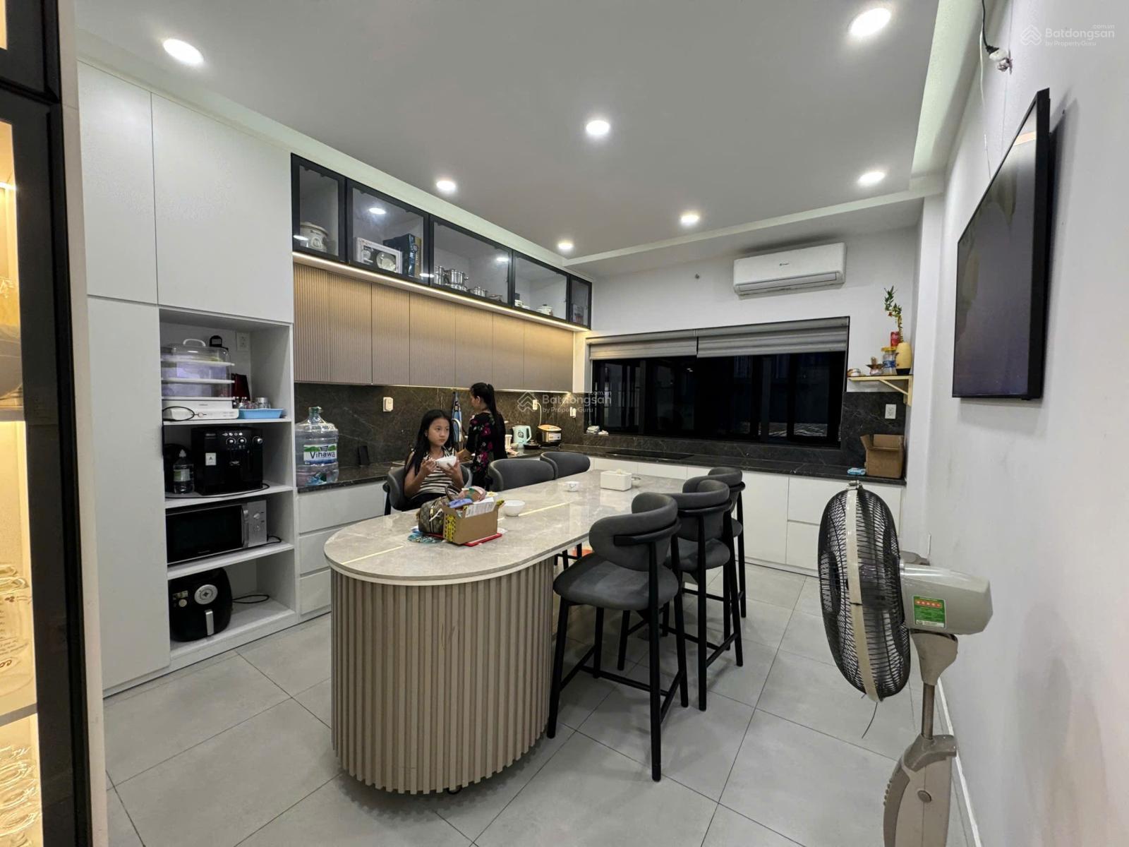 Nhà full nội thất cho thuê tại khu Nam Long gần PMH