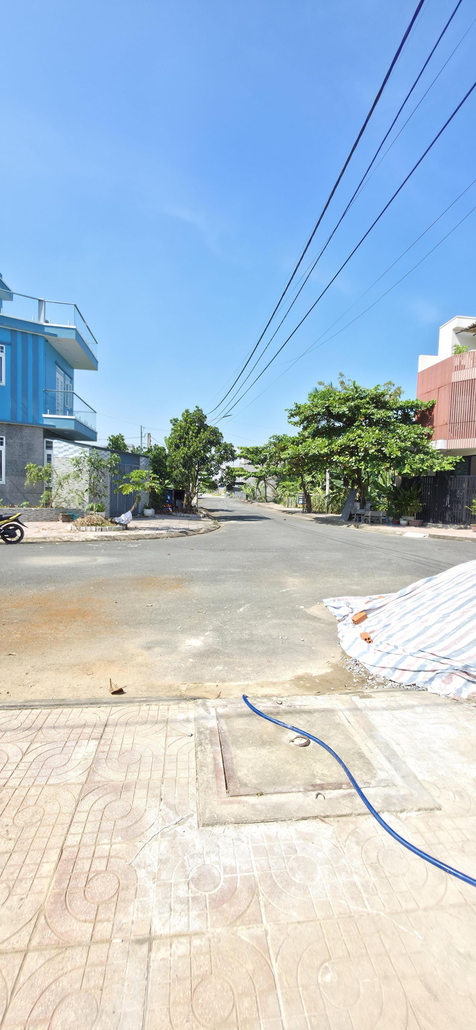 Bán nhà riêng tại Đường Long Thuận, 4,95 tỷ, 111m2(4,3x21), 2PN, 2WC, đường rộng 16m, Quận 9, HCM