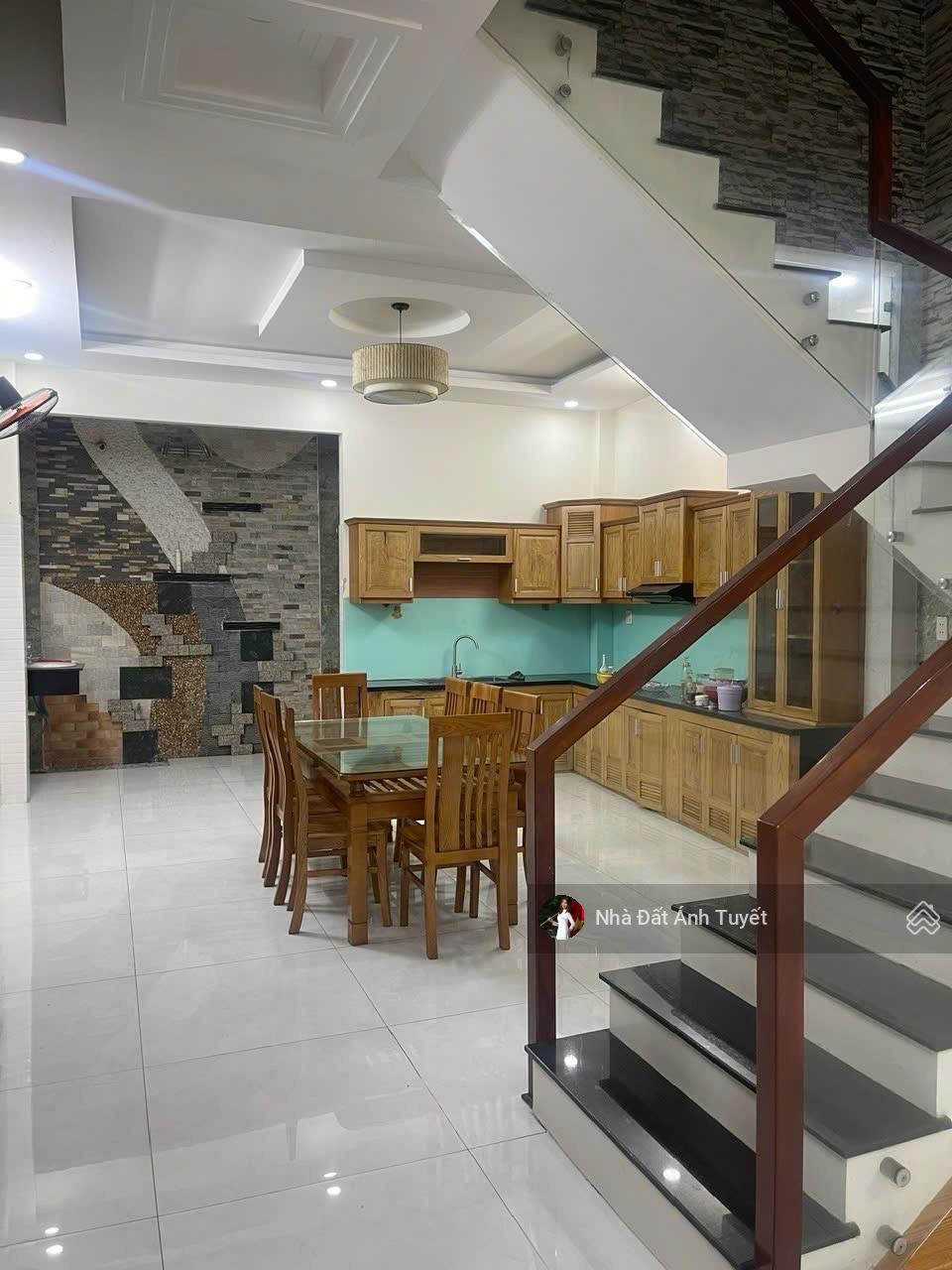 Bán Nhà Riêng HXH,4PN,5WC,Nở Hậu 5.7m,Gần CV Làng Hoa,Lê Văn Thọ,P11,giá nhỉnh 8 tỷ