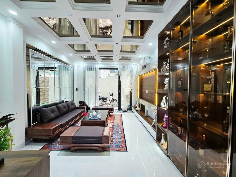 QUÁ ĐẸP, BÁN NHÀ XUÂN LA, THANG MÁY NHẬP KHẨU, NỘI THẬT CAP CẤP Y HÌNH, VÀI PHÚT RA HỒ TÂY