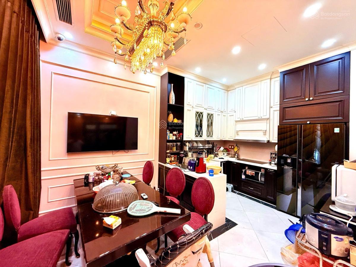 Bán nhà phố Nguyễn Chí Thanh, ô tô tránh, thông thẳng phố, . 2 thoáng, thang máy, vp, kd. 60m*7T