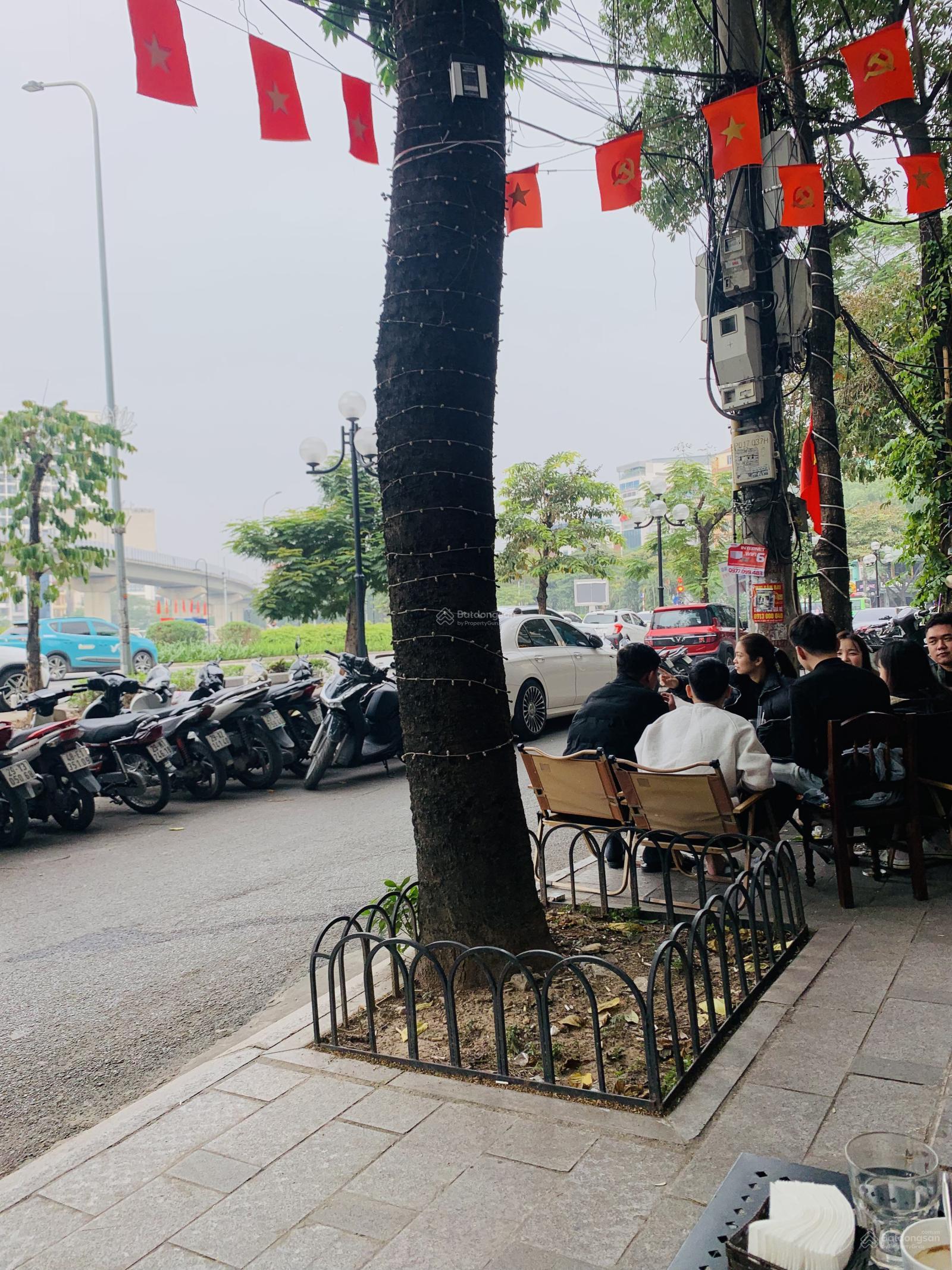 Bán nhà phố Nguyễn Chí Thanh, ô tô tránh, thông thẳng phố, . 2 thoáng, thang máy, vp, kd. 60m*7T