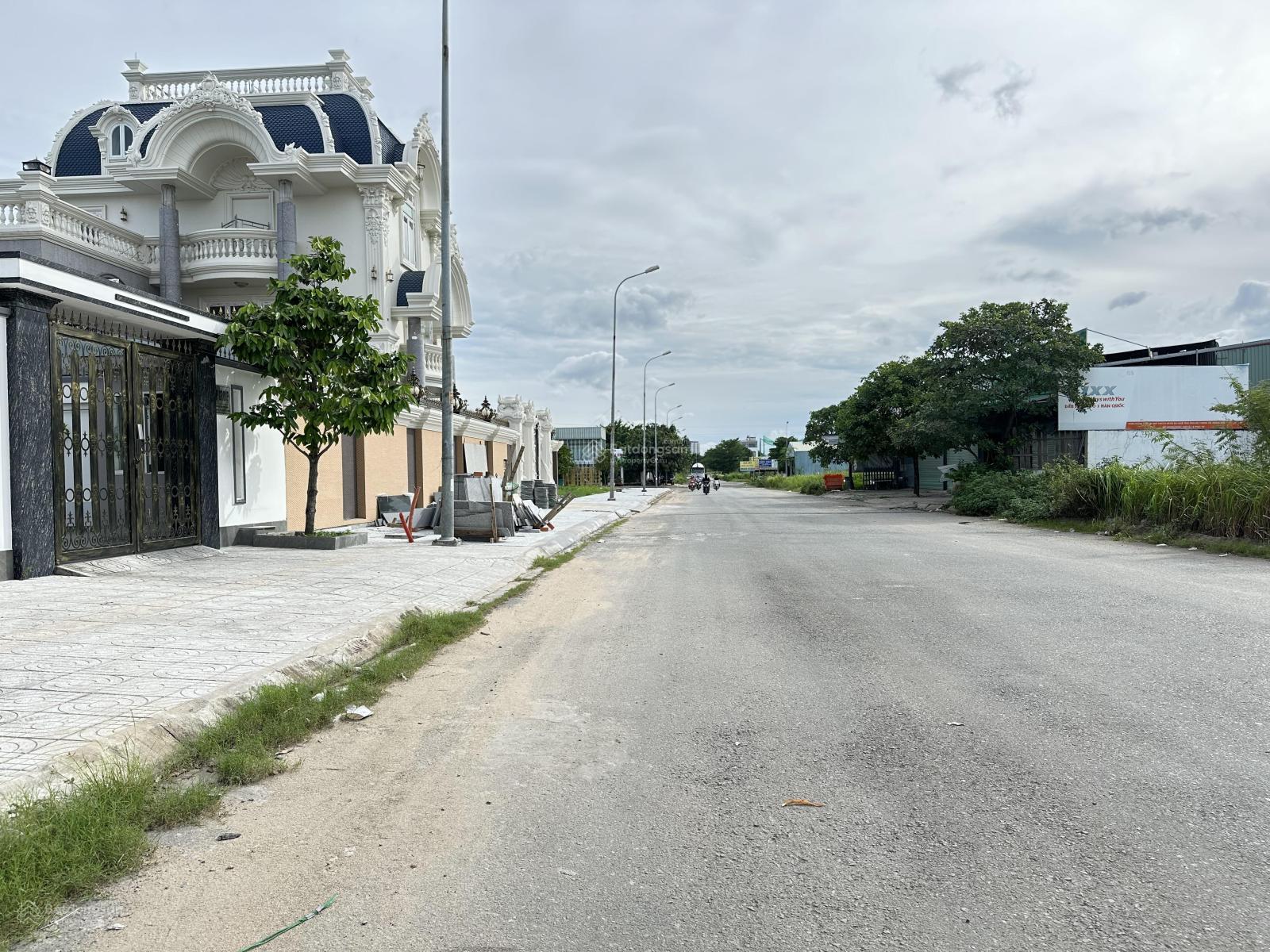 Bán nền trục chính đường 659 KDC Phú Nhuận Q9 cũ giá chỉ 117tr/m2