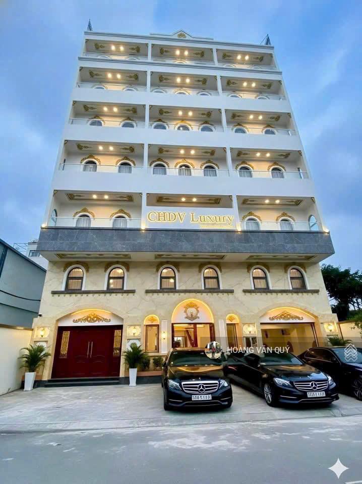 Tòa CHDV 1 Hầm 6Lầu góc 2MT Bưng Ông Thoàn ~ 15m*66m = 1000m2. DT sàn : 1700m2. Thu nhập : 250Tr/Th