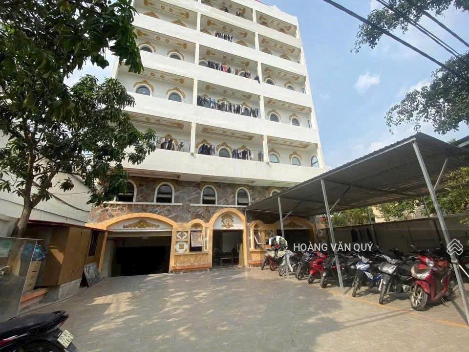 Tòa CHDV 1 Hầm 6Lầu góc 2MT Bưng Ông Thoàn ~ 15m*66m = 1000m2. DT sàn : 1700m2. Thu nhập : 250Tr/Th