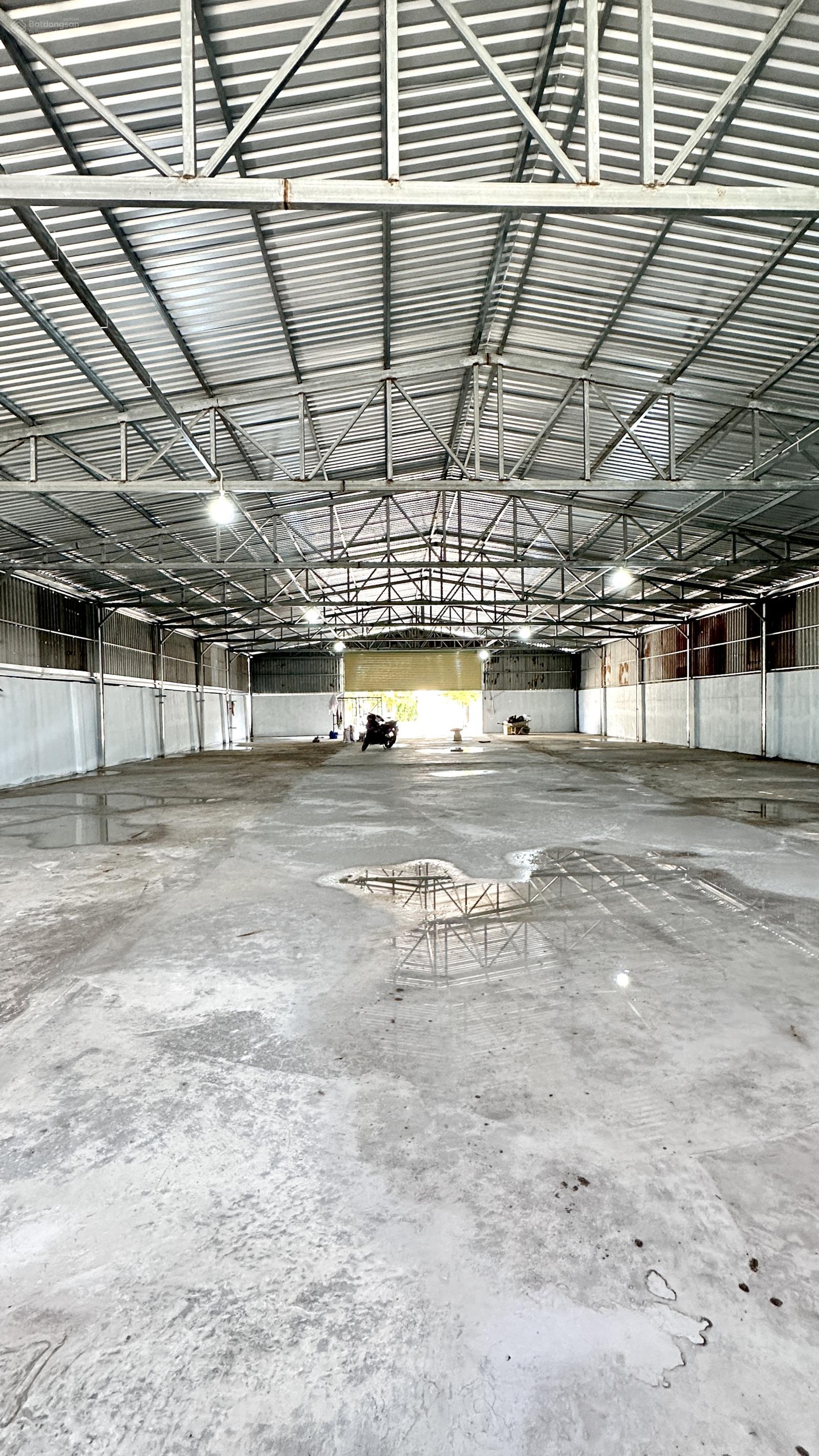 Xưởng Cho Thuê Dt 745m2 đường Dương Công Khi