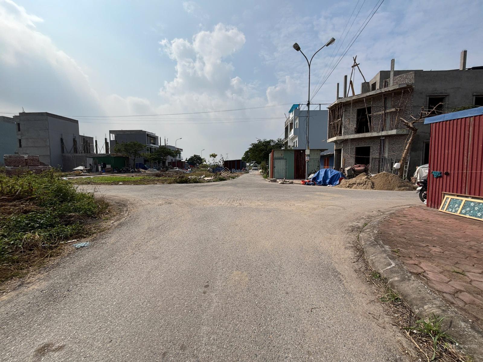 Bán siêu phẩm TĐC Tràng Cát dt 40m2 đối diện công viên, sau có lưu không 20m cực đẹp