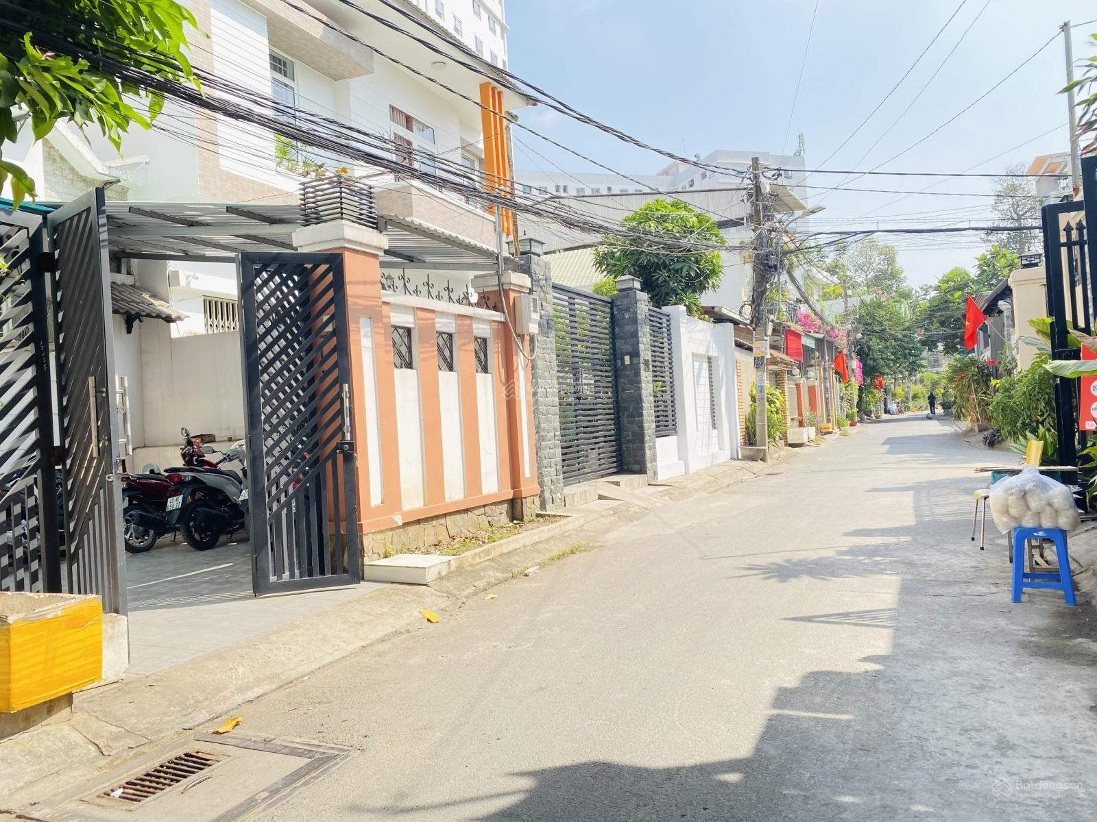 Bán đất Trường Thọ - Thủ Đức - 54M2 - gần Ga MeTro - Hẻm Xe Hơi - Xây Dựng Cao Tầng Bán đất Trường Thọ - Thủ Đức - 54M2 - gần Ga MeTro - Hẻm Xe Hơi - Xây Dựng Cao Tầng