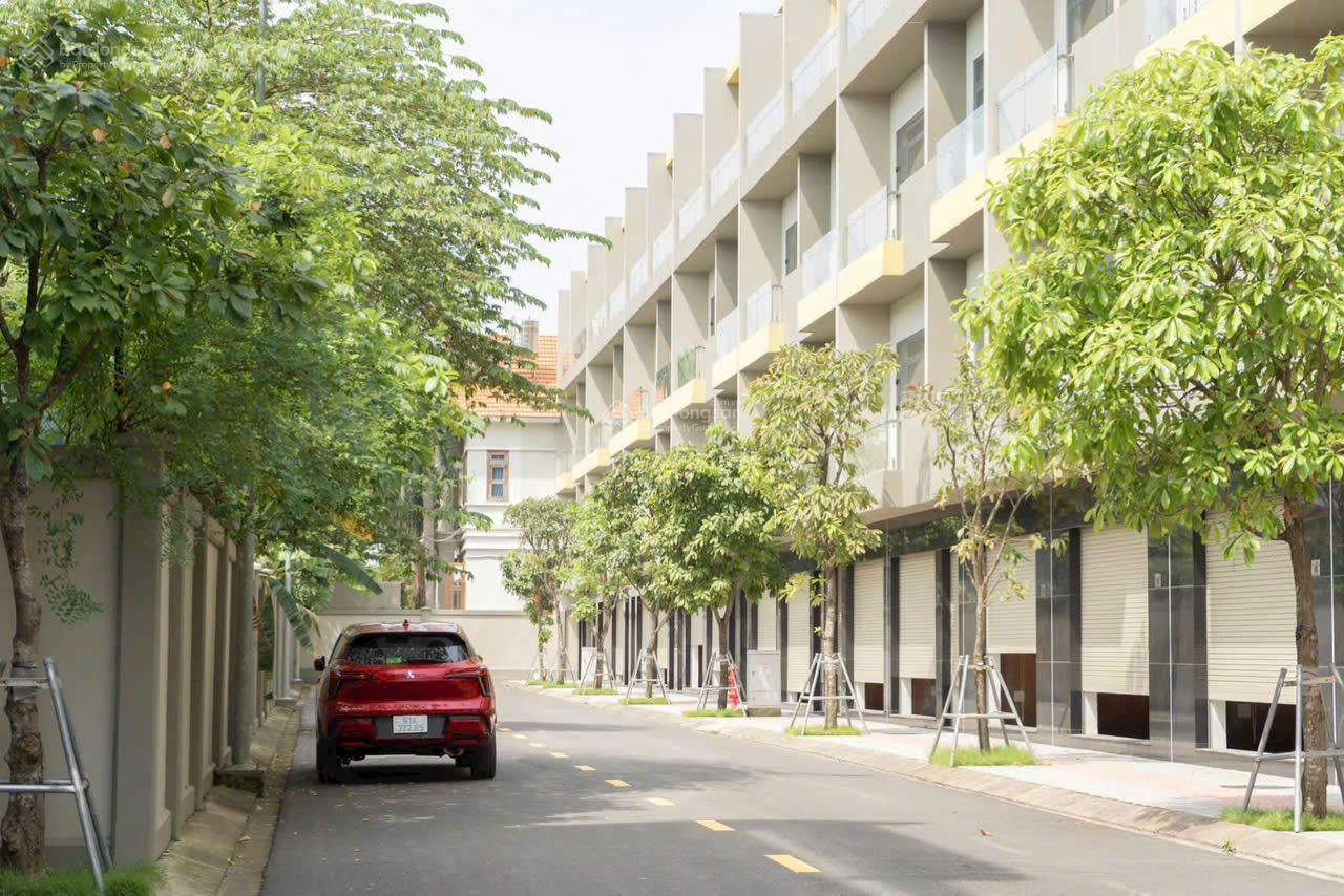 PKD Chủ đầu tư nhà phố Bcons Uni Valley sổ có sẵn, nhà liền 62m2=7.3 tỷ, 4 tầng - 4PN giá tốt nhất