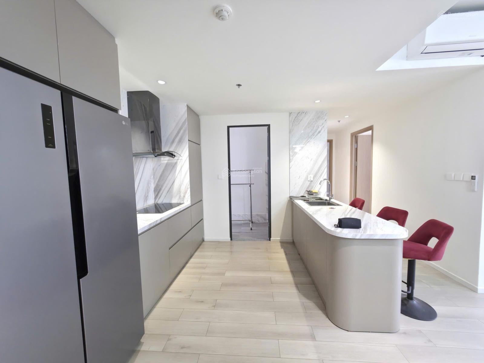 Bán căn góc tầng 11 Lumiere Boulevard, DT 70m2 2PN - 2WC, view hồ bơi, 5,55 tỷ TL, LH 0932 421 ***