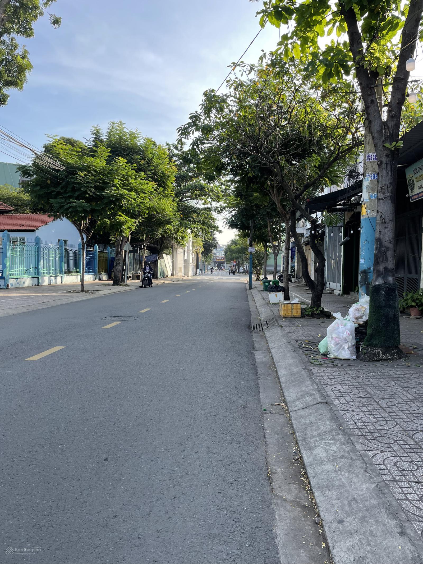 Bán nhà gần 100m2 - mặt tiền đường, tiện kinh doanh - Quận 9 Bán nhà gần 100m2 - mặt tiền đường, tiện kinh doanh - Quận 9