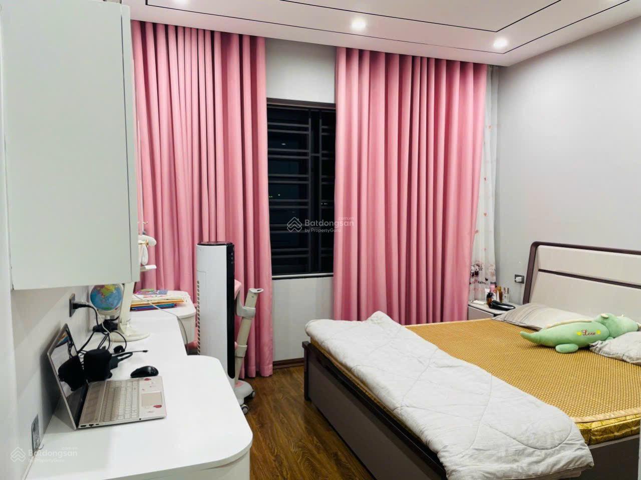 Cho thuê căn hộ Trung Yên Plaza 115m2 2Pn 2Wc giá 18tr/th