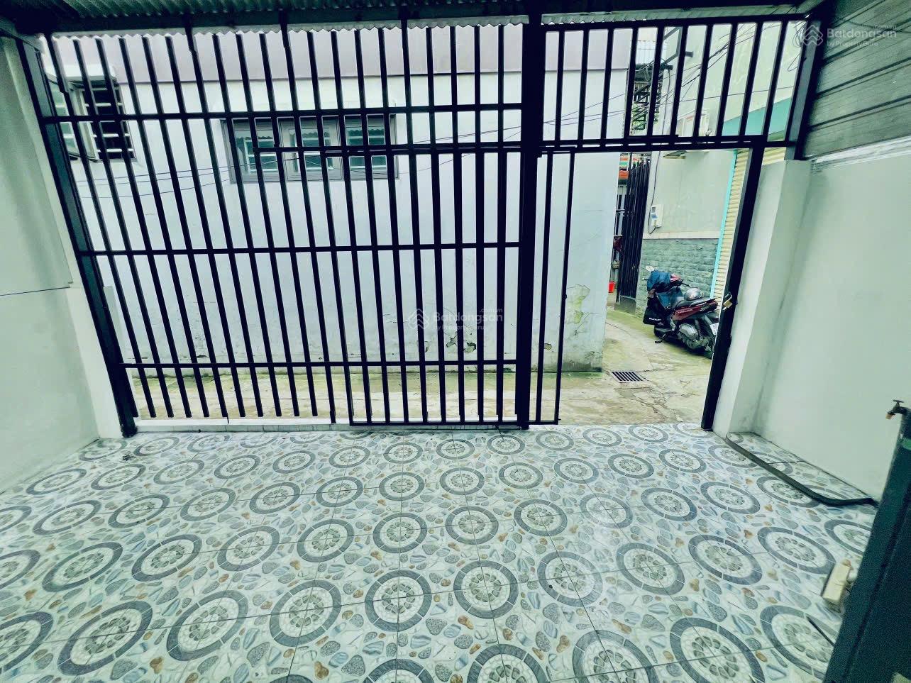 Bán nhà cấp 4 (DT: 70m2 - ngang 5,6m) sổ riêng thổ cư 100% P. Quang vinh. Giá chỉ 2,350 tỷ Bán nhà cấp 4 (DT: 70m2 - ngang 5,6m) sổ riêng thổ cư 100% P. Quang vinh. Giá chỉ 2,350 tỷ