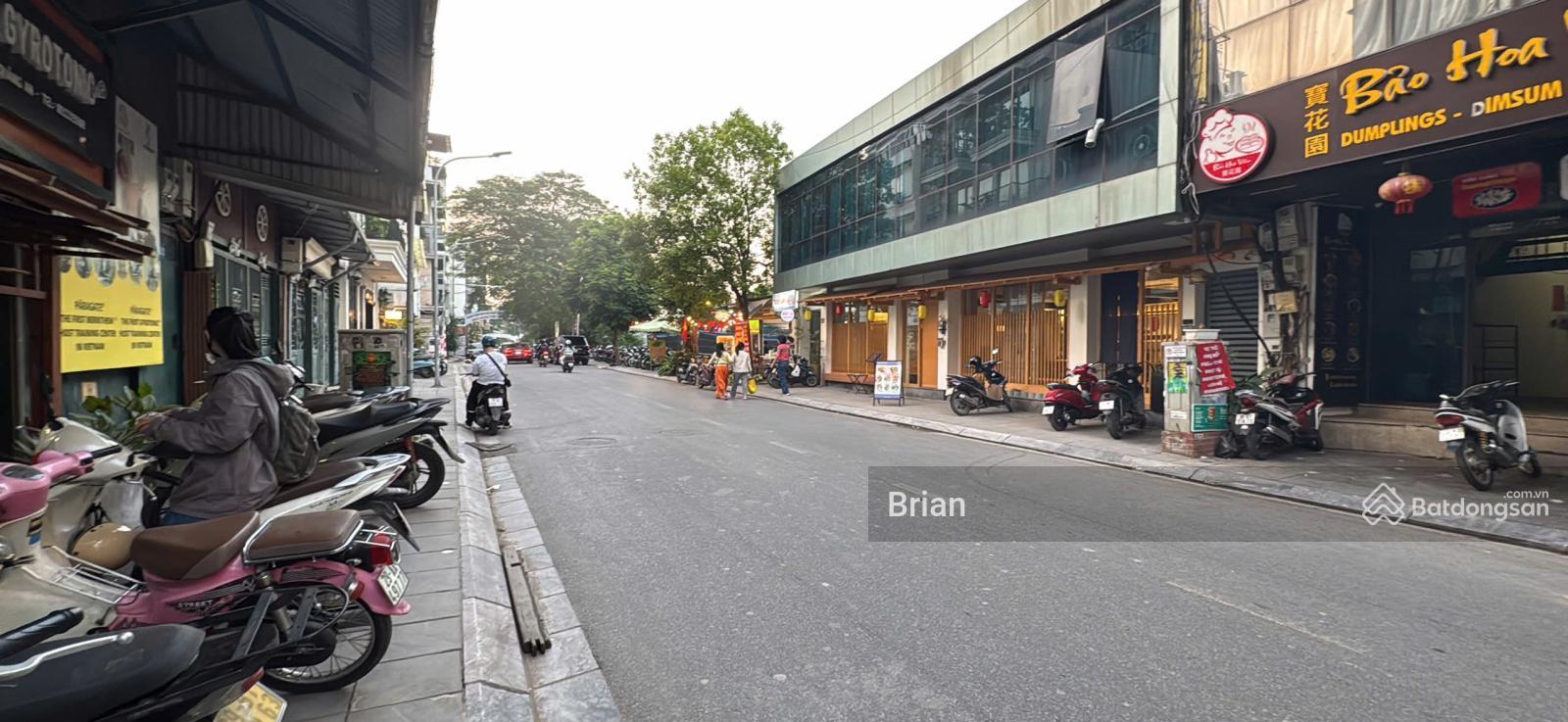 Chính chủ bán toà nhà Tô Ngọc Vân DT 125m2, MT 8m, 8 tầng thang máy, view Hồ Tây