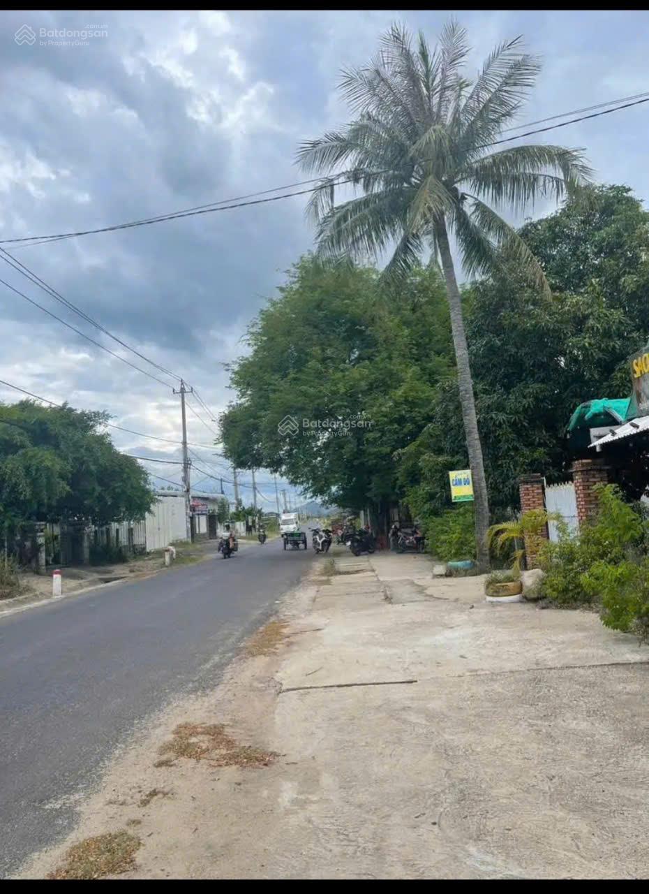 Đất đẹp ! đường chính Nguyễn Huệ , cạnh biển, xã Vạn Thắng - Khánh Hòa, Khu KT Bắc Vân Phong.