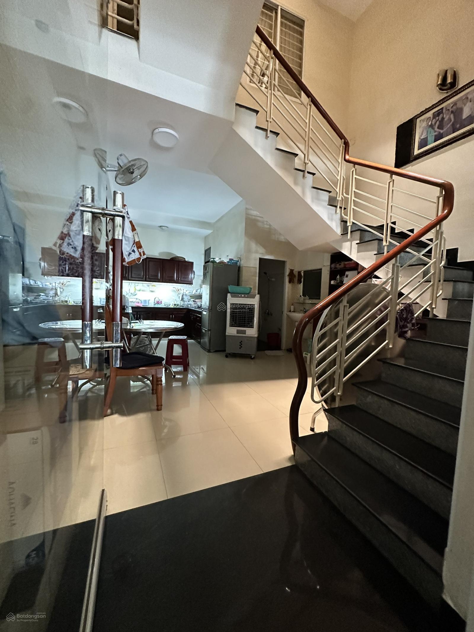 Bán nhà đường Nguyễn Tri Phương, giá 11 tỷ, ngay TTTP. LH Tuyết