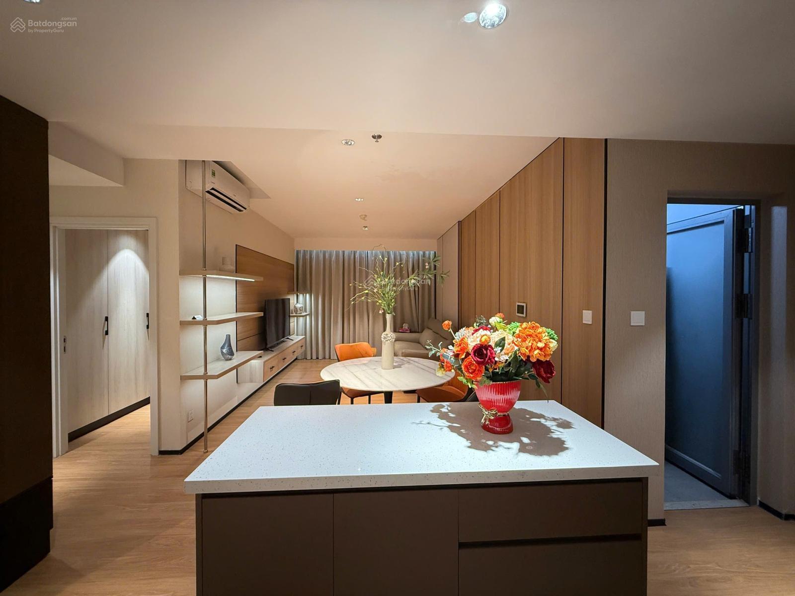 Nội thất xịn 3PN2WC view LM 81 xịn 100m2 tại Urban Green chỉ 24 triệu, xách vali vào ở ngay