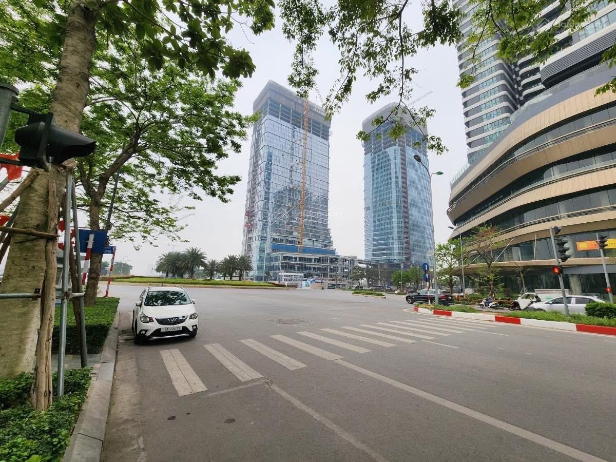 Siêu Hiếm, Mặt Phố Nguyễn Văn Huyên, Cây Xanh, Vỉa hè, Cạnh Công Viên, 90m2, View Vườn Hoa, 35.5 tỷ Siêu Hiếm, Mặt Phố Nguyễn Văn Huyên, Cây Xanh, Vỉa hè, Cạnh Công Viên, 90m2, View Vườn Hoa, 35.5 tỷ