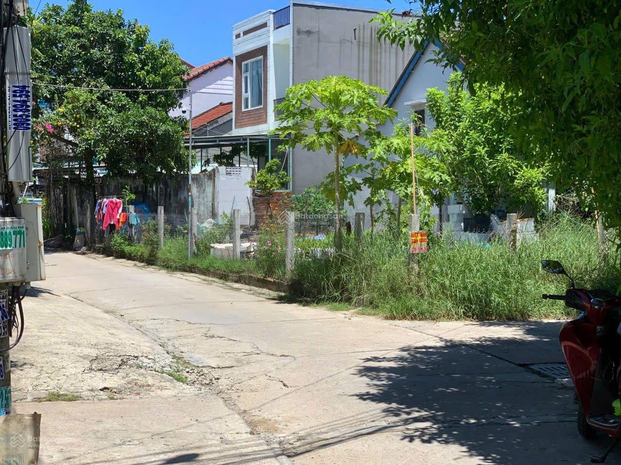 Lô đất đẹp 120m2 ngang 6m - nằm ngay góc 2 mặt tiền đường Trần Nhật Duật, Sơn Phô, Cầm Châu 4tỷ05