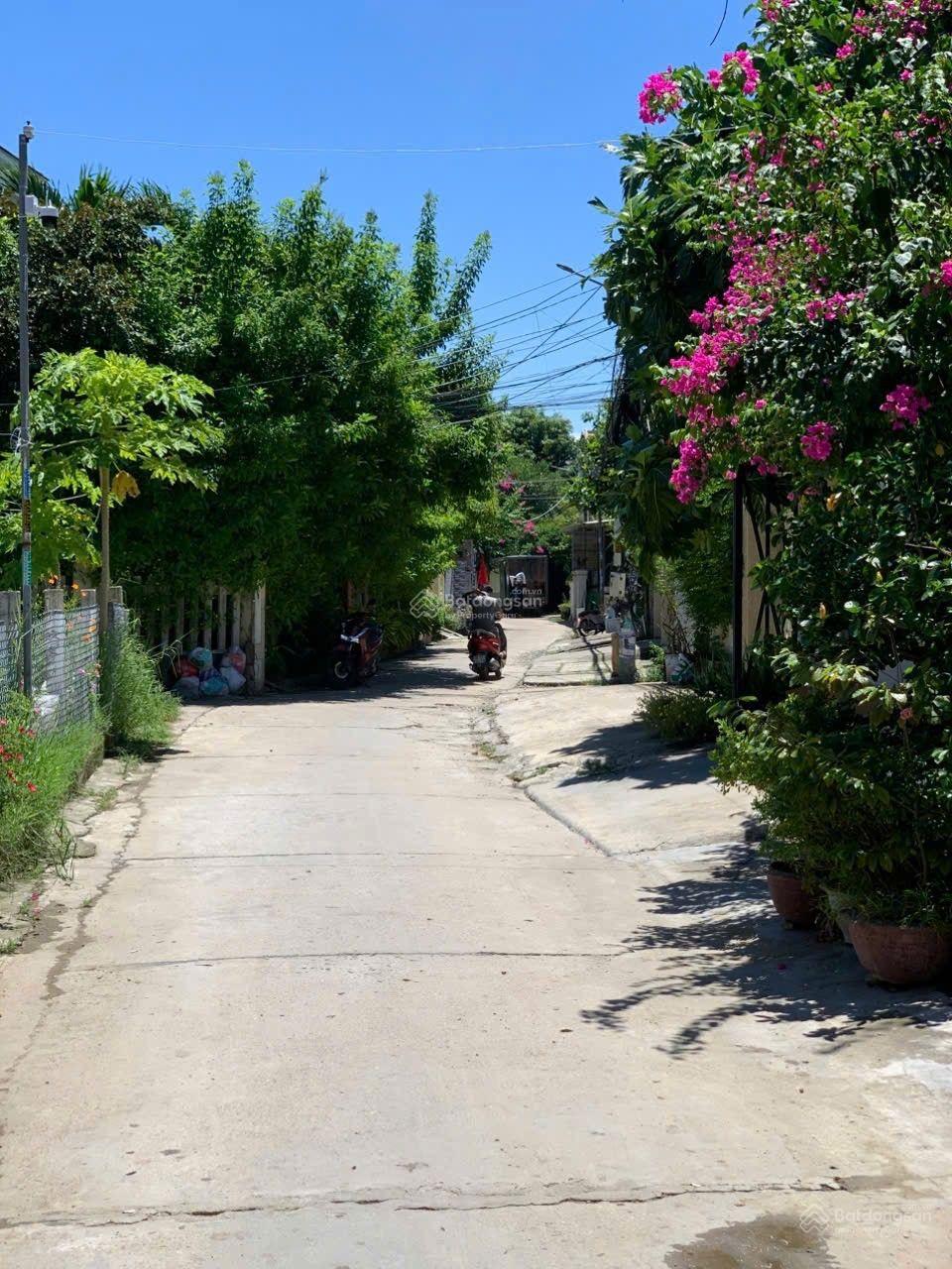 Lô đất đẹp 120m2 ngang 6m - nằm ngay góc 2 mặt tiền đường Trần Nhật Duật, Sơn Phô, Cầm Châu 4tỷ05