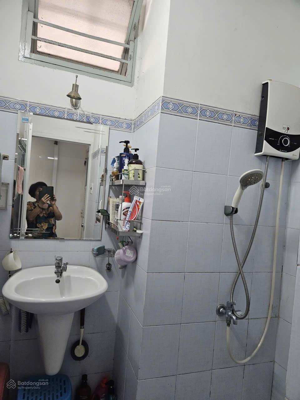 Cho thuê căn hộ CC Phú Thọ đường Lữ Gia Q11 TP HCM - diện tích 60.6m2, 2 phòng ngủ, 1 WC