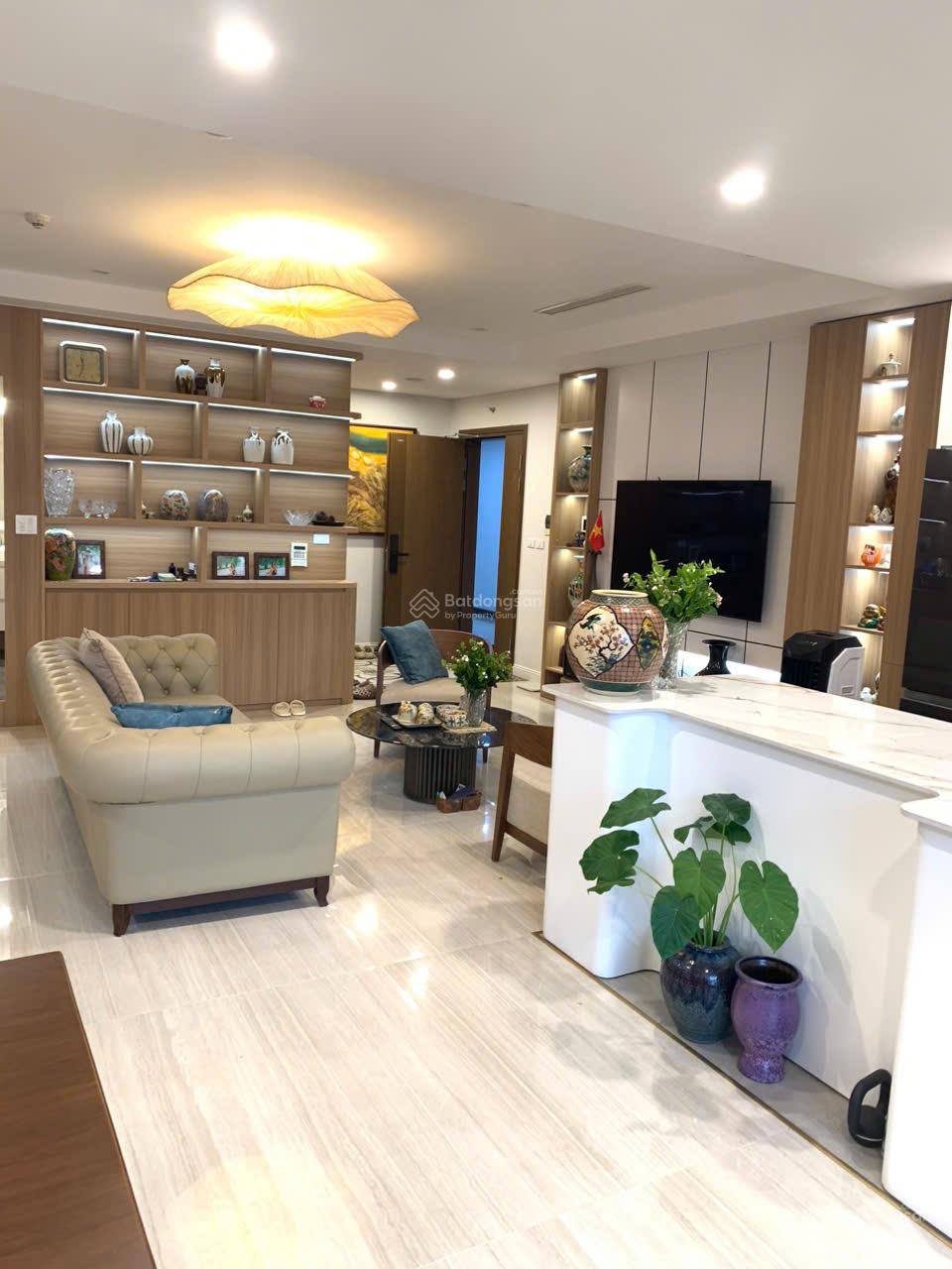 Chính chủ bán căn 156m2 3N2WC tại Golden Land - 275 Nguyễn Trãi, tầng trung bc Đông Nam giá 12,5 tỷ Chính chủ bán căn 156m2 3N2WC tại Golden Land - 275 Nguyễn Trãi, tầng trung bc Đông Nam giá 12,5 tỷ