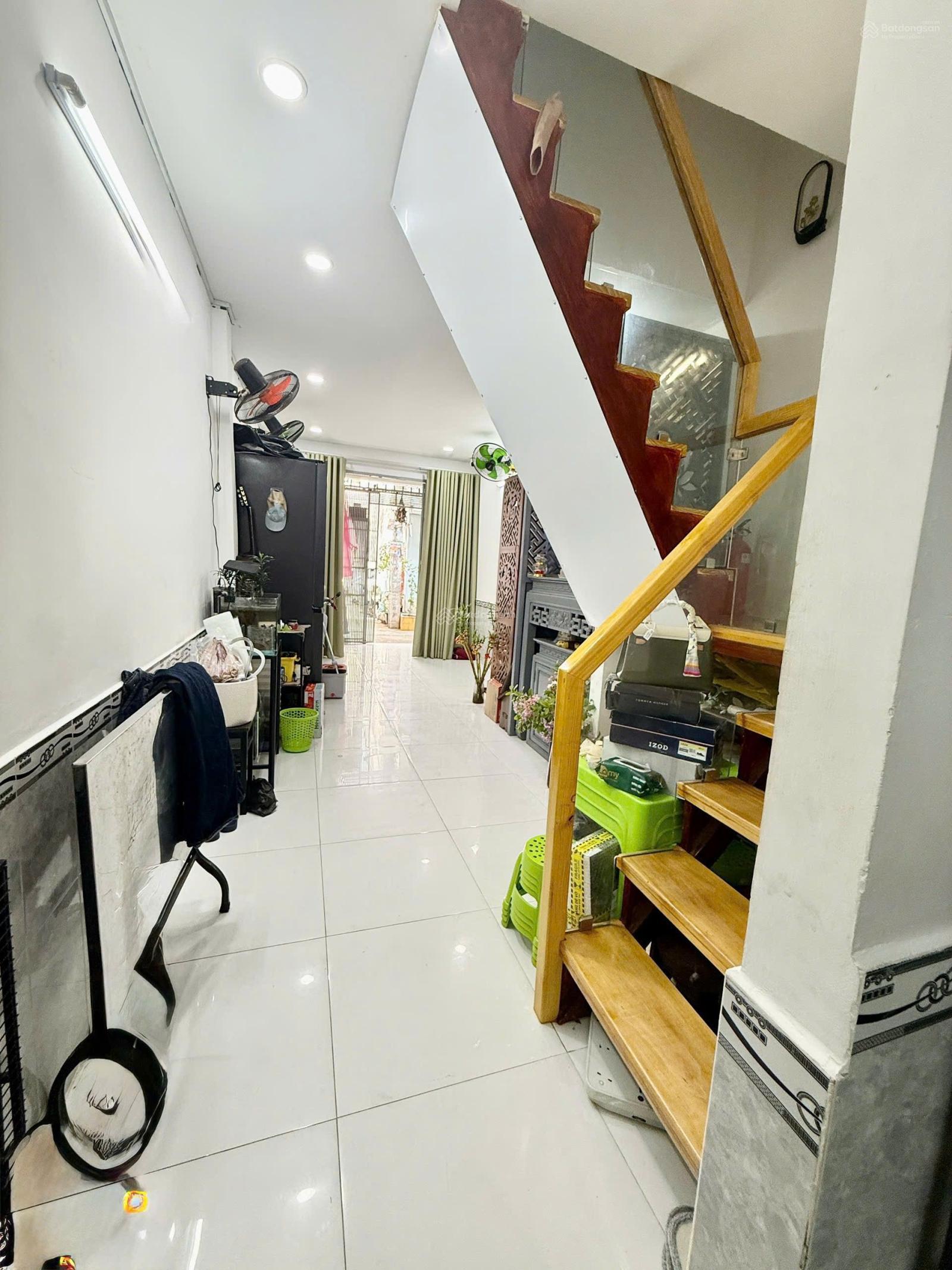 Nhà đẹp giá tốt hẻm ba gác an ninh Nhà đẹp giá tốt hẻm ba gác an ninh