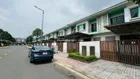 Bán Suncasa Central Vsip 2A 1 trệt 1 lầu DT 5x20 bàn giao thô, giá bán 2.8 tỷ sổ hồng sẵn sang tên