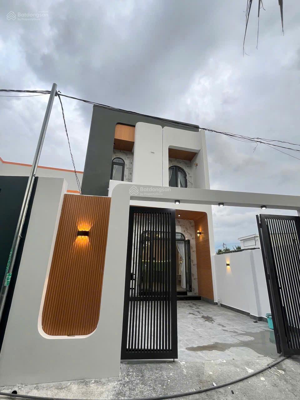 Bán nhà đẹp Diên Sơn, Diên Khánh. DT:102.9m2, 1 trệt 1 lầu đúc, Full nội thất, 2.180 tỷ