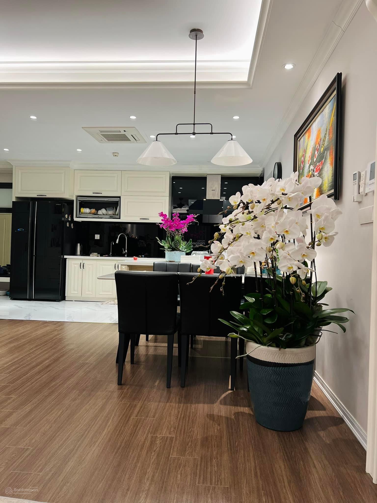 Căn hộ 100m2 - Căn góc - Tầng cao - 3N2VS