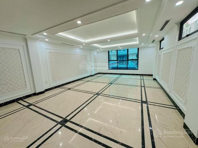 KD 1.5 tỷ/năm!Toà 8T thang máy PL Nguyễn Chánh,vị trí đắc địa,mặt tiền vỉa hè rộng,4 ôtô tránh 75m2