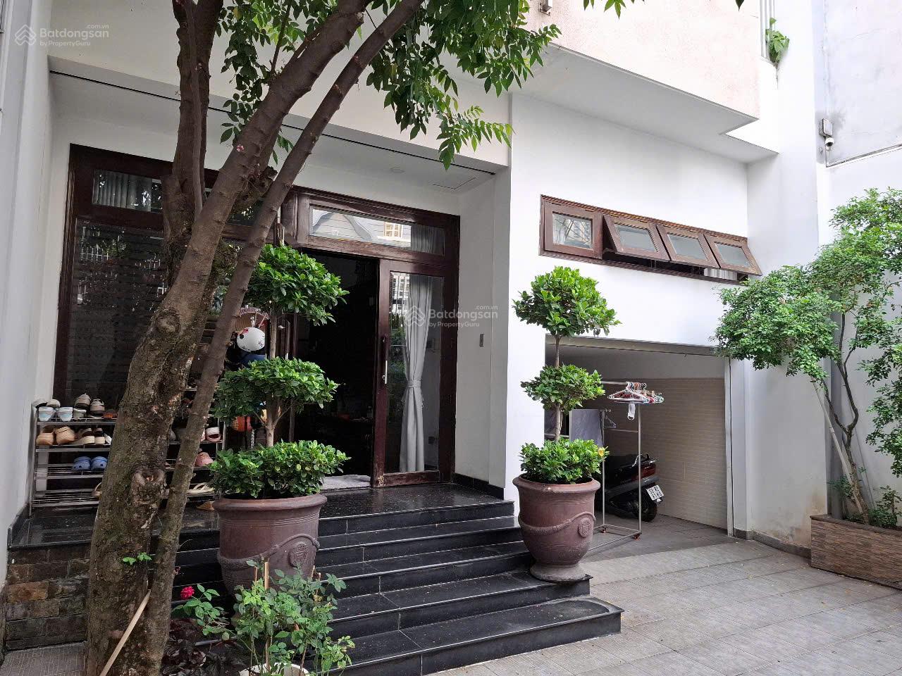 Bán nhanh biệt thự đường Văn Chung,P.13,Tân Bình - 142m2 , 4 tấm- giá chào 22.99 tỷ