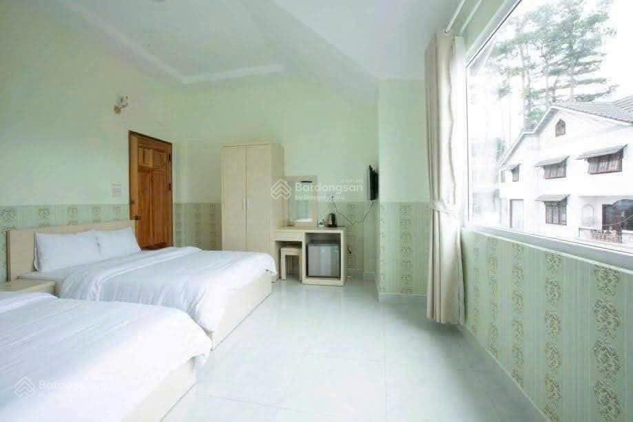 Khách sạn phường Xuân Hương, Đà Lạt, 11 phòng sổ riêng hoàn công, giá 8,9 tỷ Khách sạn phường Xuân Hương, Đà Lạt, 11 phòng sổ riêng hoàn công, giá 8,9 tỷ