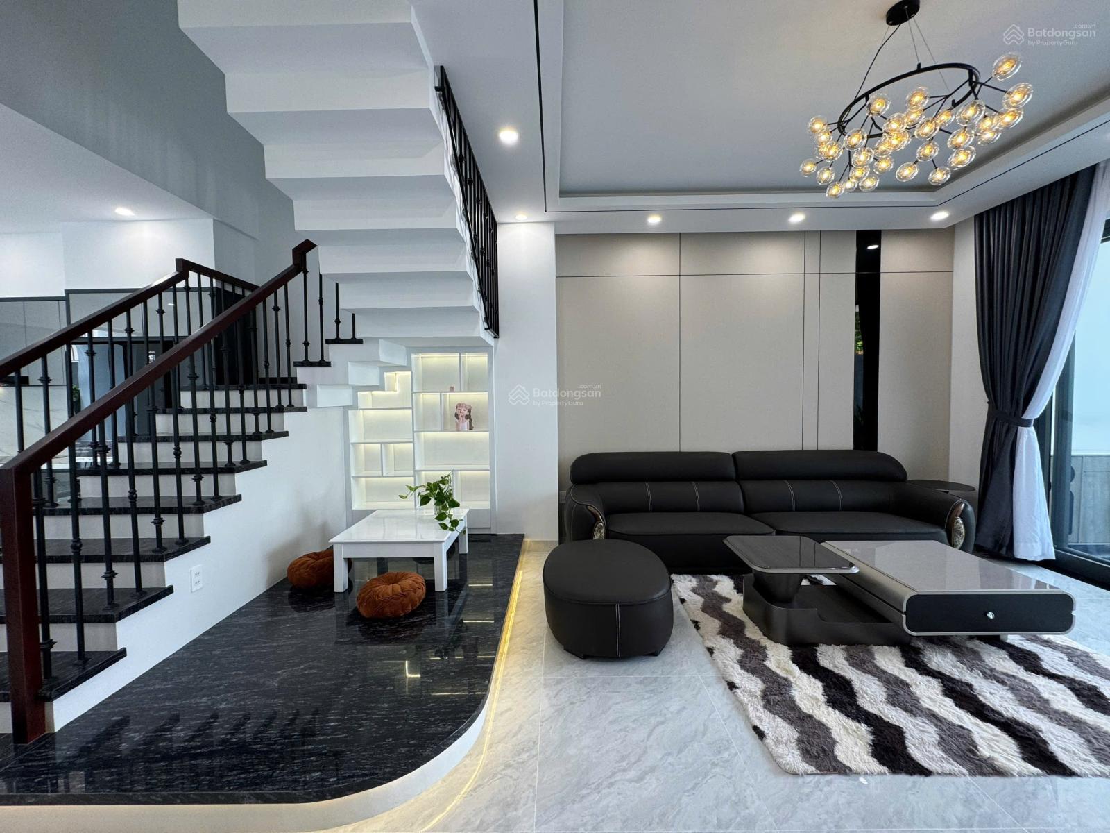 Nhà mới xây thuộc gói 5 Mỹ Gia, đường to, Full nội thất, hướng Tây, giá chỉ 8,55 tỷ(bao tất cả).