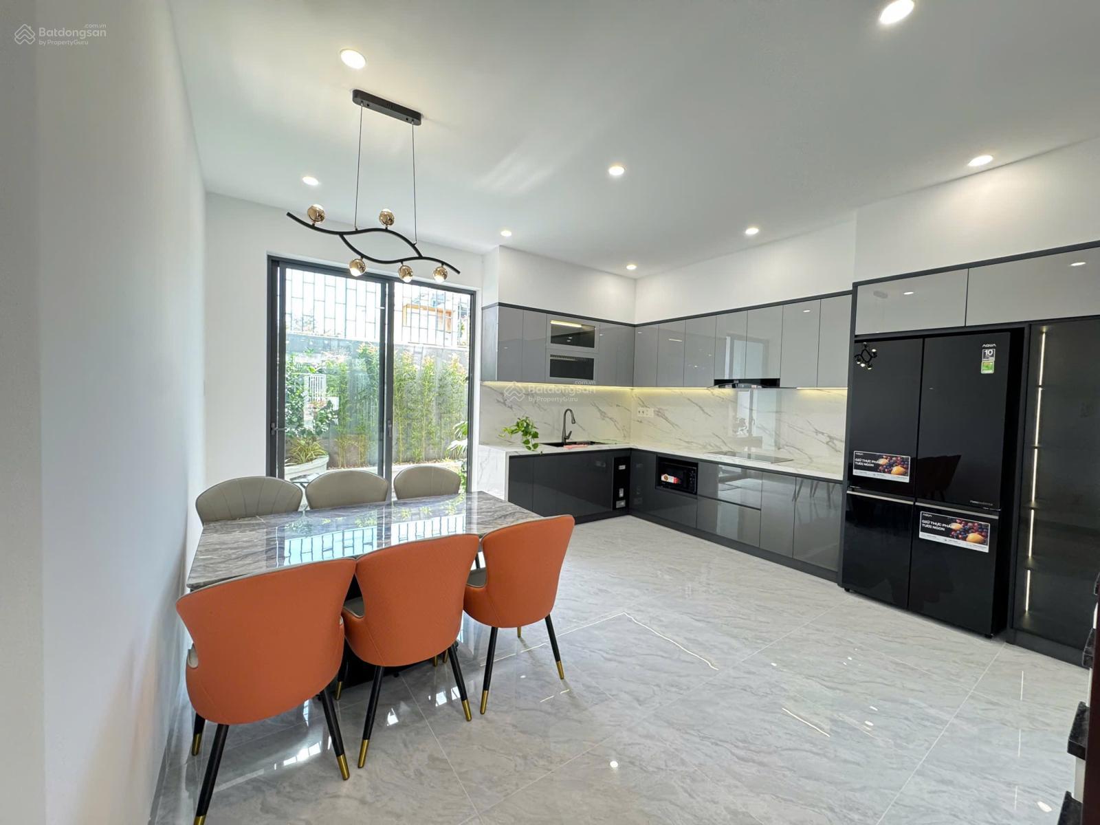 Nhà mới xây thuộc gói 5 Mỹ Gia, đường to, Full nội thất, hướng Tây, giá chỉ 8,55 tỷ(bao tất cả).