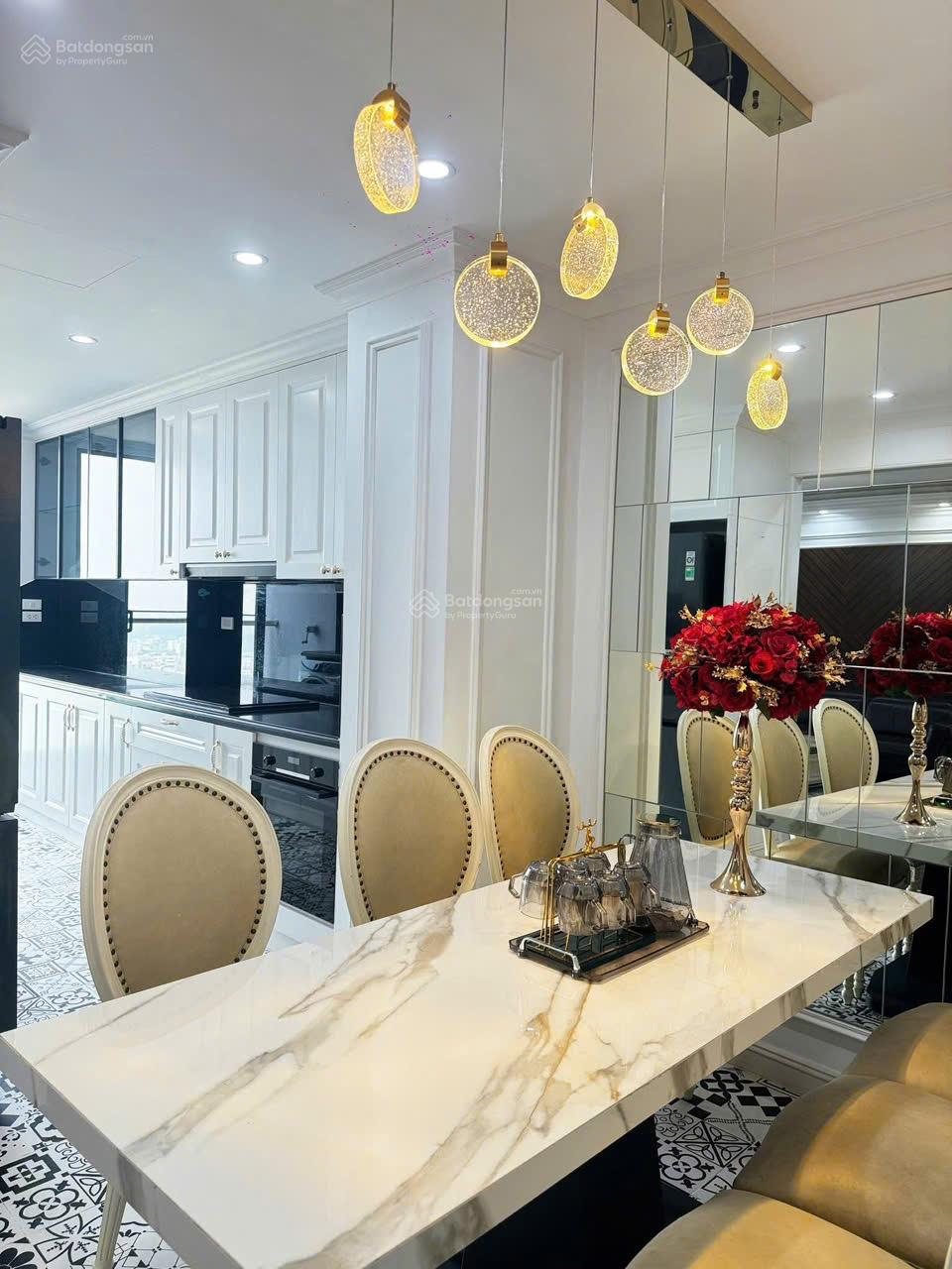 Chính chủ bán CH (4N-3VS). Dt: 172m2,Giá: 12,4 tỷ. Đc: TSQ Mỗ Lao, Hà Đông. Full nội thất nhập khẩu