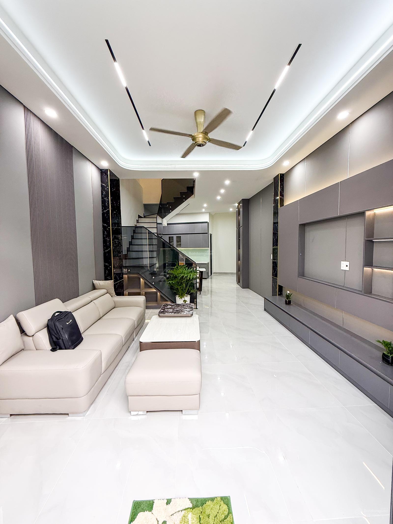 Chủ gởi bán nhà 1 trệt 2 lầu (hoàn công) vị trí ngay Văn Hoa Vila P. Thống Nhất. Giá chỉ 4,9 tỷ