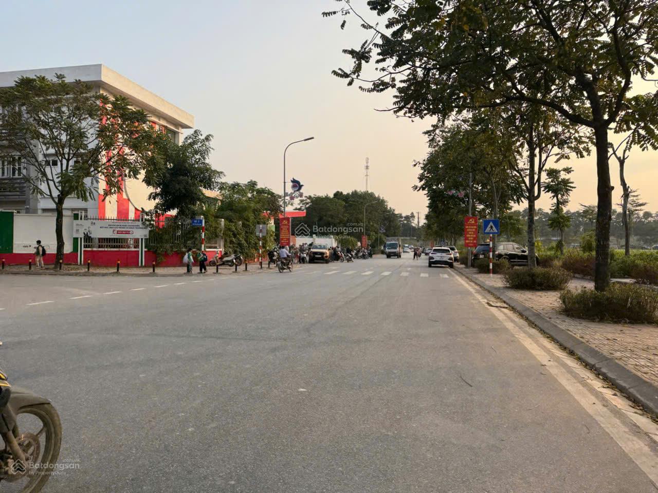 Cần bán nhà mặt phố Trần Đăng Khoa, Cổ Linh, Long Biên, Hà Nội