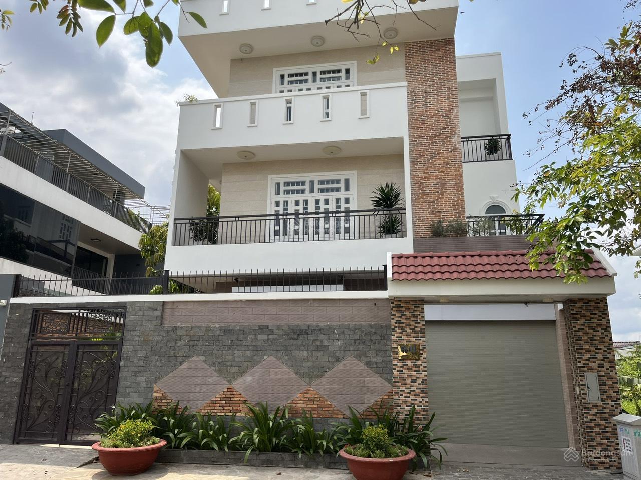 Cho thuê biệt thự Liên Phường siêu đẹp, Phước Long B, Q9