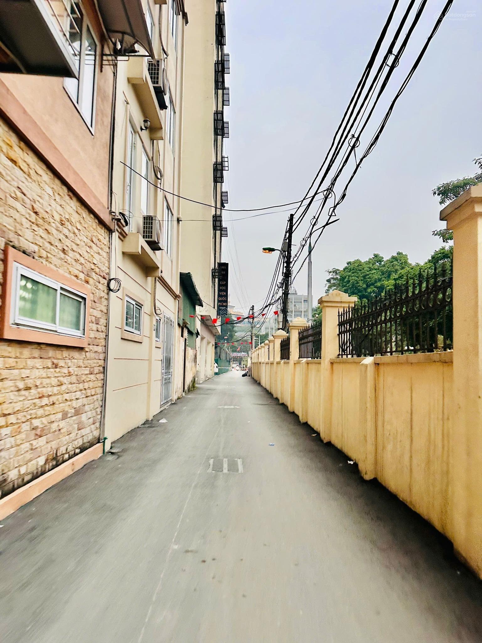 Chính chủ bán nhà riêng Hoàng Quốc Việt - 79,3m2 - 3,1m MT - 4 tầng - Sổ đỏ sẵn sàng GD - 19 tỷ