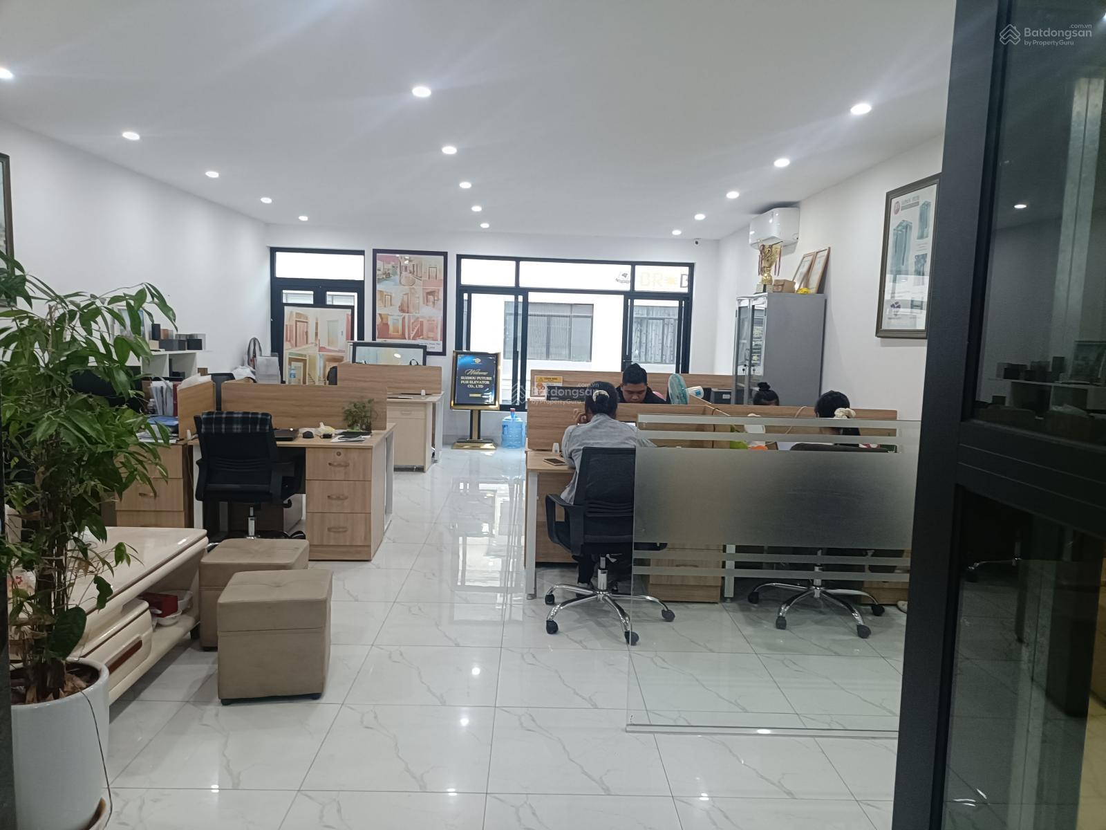 Cho thuê nhà Vinhomes Gardenia Hàm Nghi	DT 93 m, 5 tầng, MT 6 m, Thông sàn, Thang máy, thang bộ,