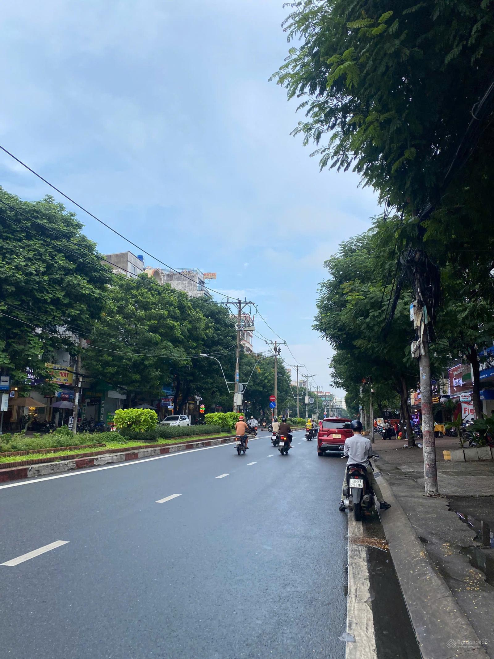 Bán nhà siêu khan Hiếm mặt tiền đường Bàu Cát Đôi, 4 x20m, 3 lầu, st, Giá 24 tỷ TL, P14, Tân Bình